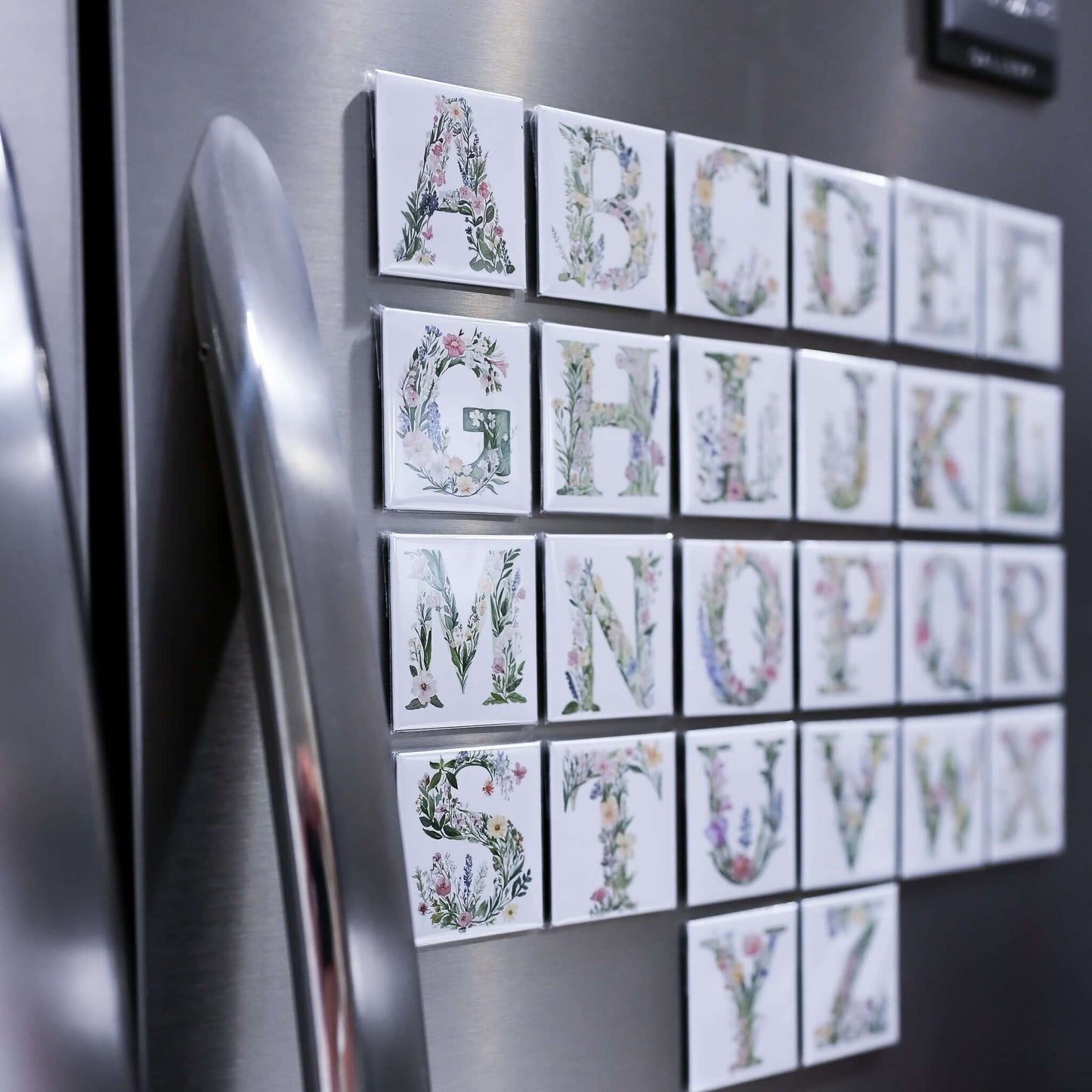 Best-selling custom photo magnets made in Canada – personalized fridge magnets with your photos Featured custom photo magnets with vibrant print and glossy finish – personalized photo gifts Personalized wedding thank you photo magnets – elegant keepsakes